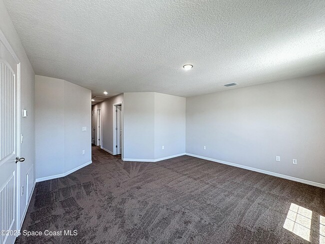 Building Photo - 512 L M Davey Ln