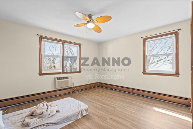 Building Photo - 1 Talbot St