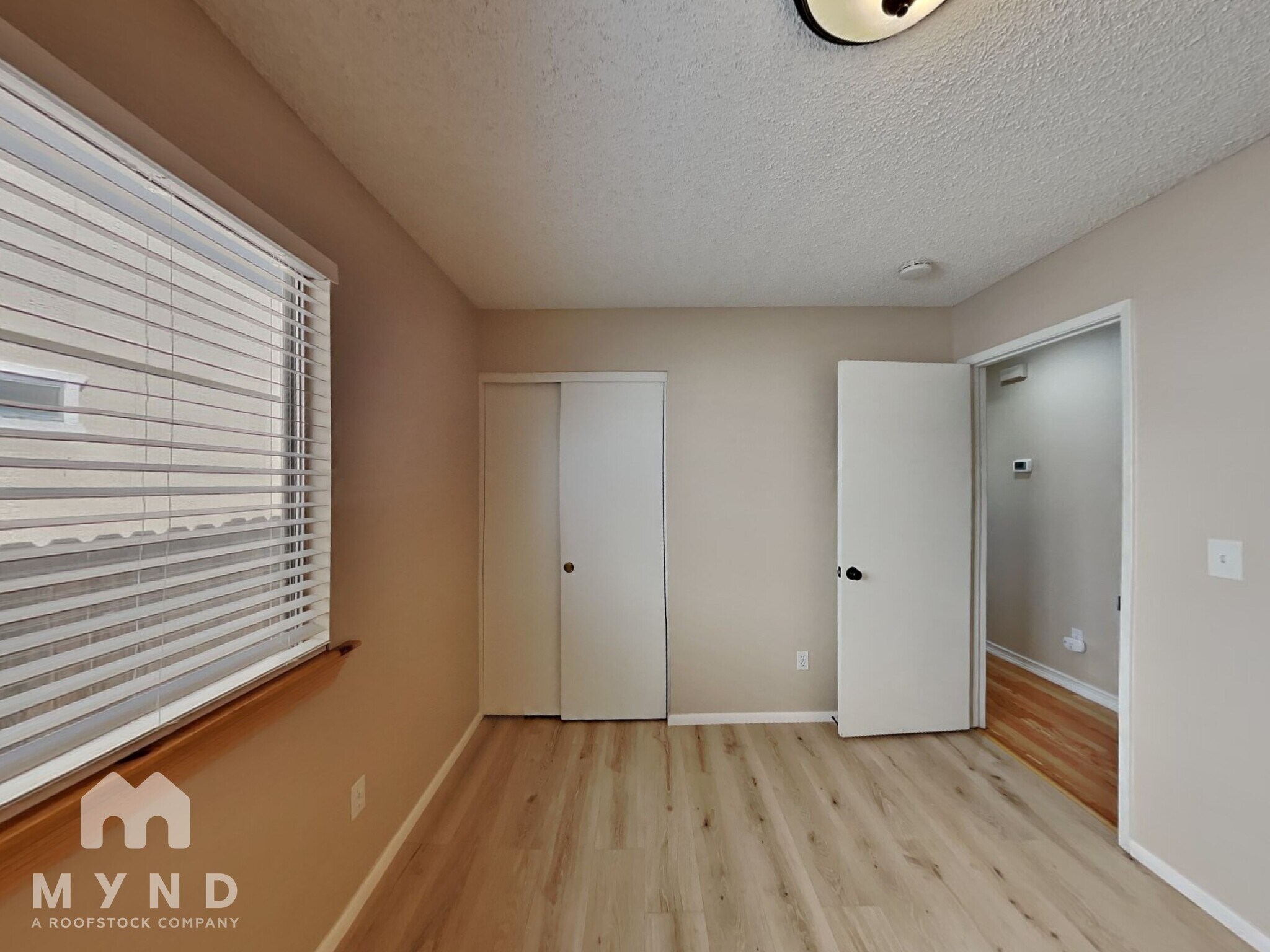 Building Photo - 1576 Reno View Dr