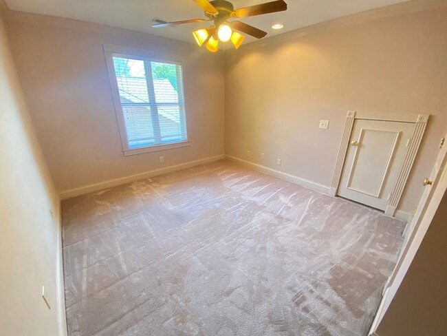 Building Photo - Beautiful home in Fairways subdivision off Coles Ferry Pk.