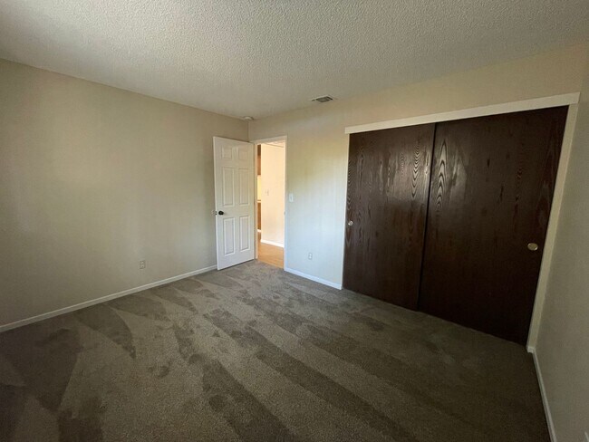 Building Photo - 6900 Trovita Way