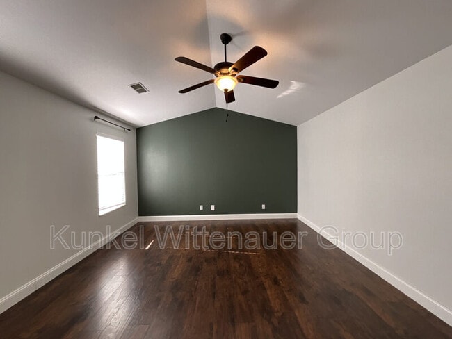 Building Photo - 329 Ring of Kerry Dr