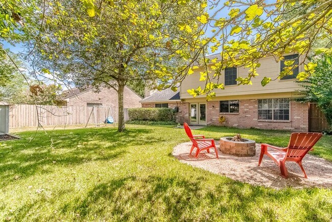 Building Photo - 6015 Henniker Dr