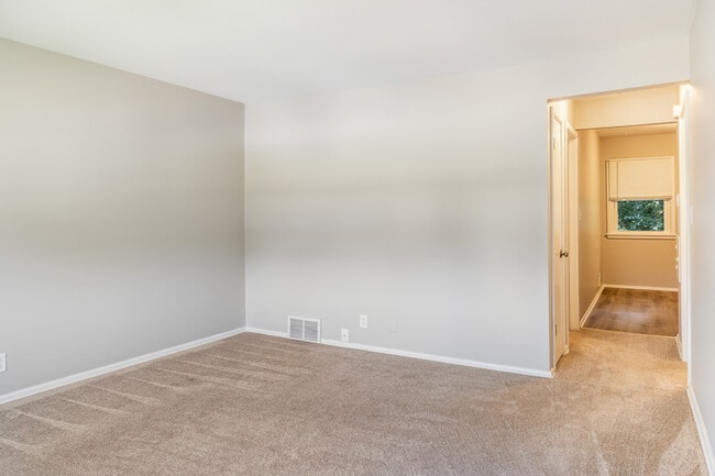 Building Photo - 7215 Euston St