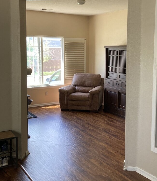 Building Photo - Updated 3 Bed Ranch + 2 Car garage