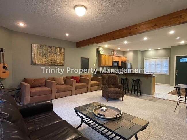 Building Photo - 206 Aaron Smith Dr