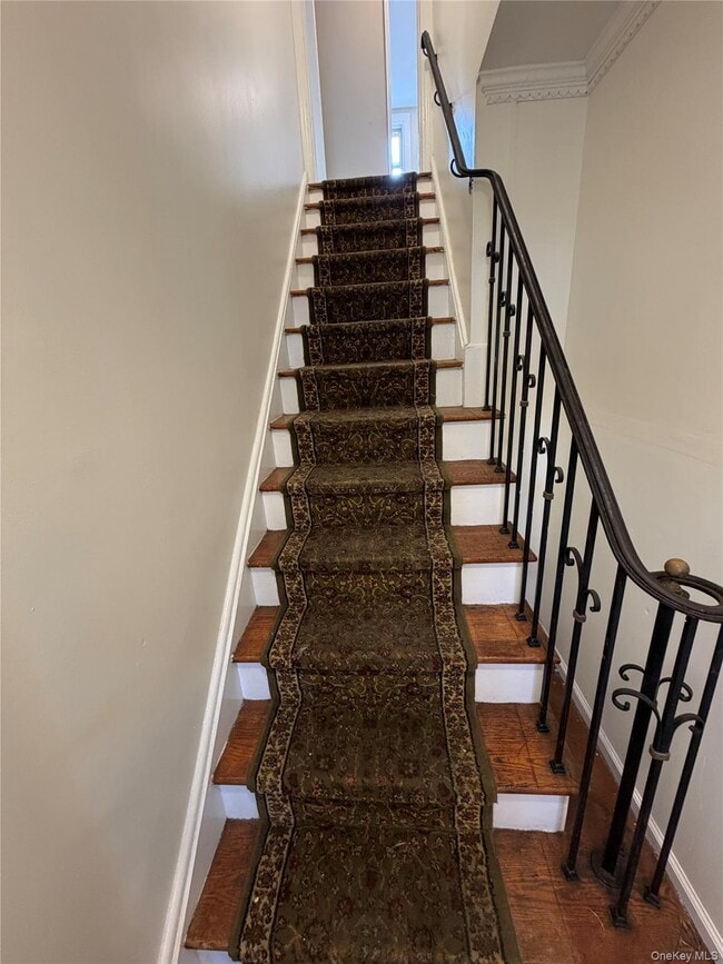 Building Photo - 61 Hollywood Ave