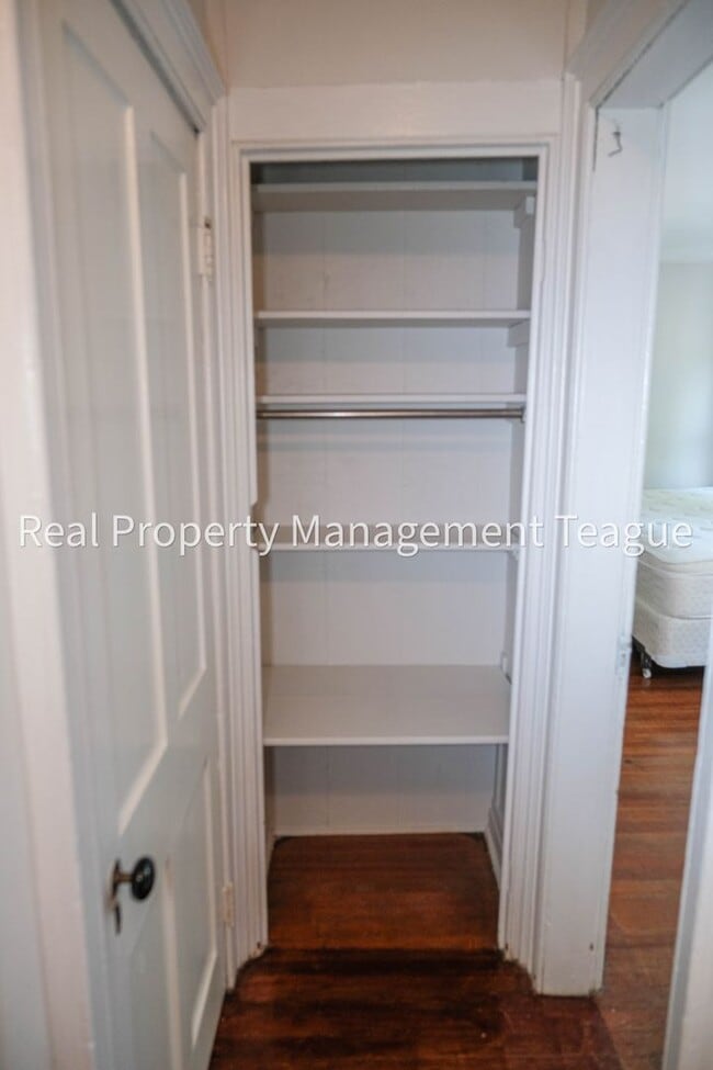 Building Photo - Beautiful Brownstone !