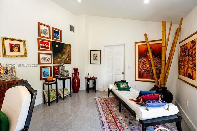 Building Photo - 1360 SW 16th St