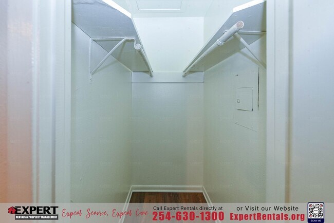 Building Photo - 205 W Avenue A