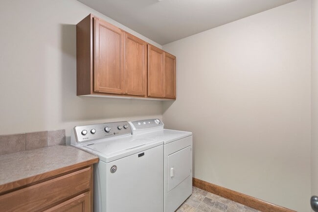 Building Photo - Whitworth Duplex