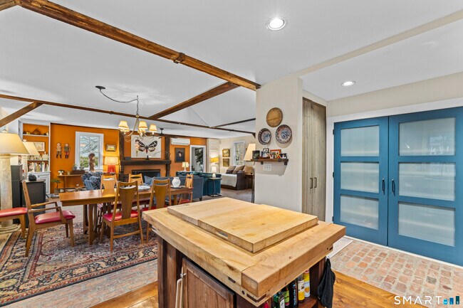 Building Photo - 21 Old Mill Rd