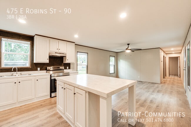 Building Photo - 475 E Robins St