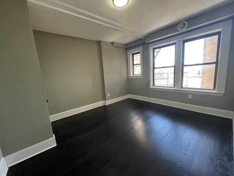 Building Photo - 1003 S Orange Ave
