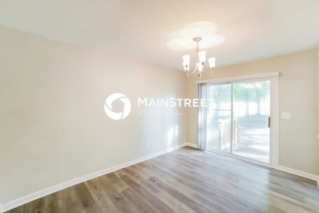 Building Photo - 3 Bedroom Pet-Friendly Home in BLUE SPRINGS, MO with Main Street Renewal