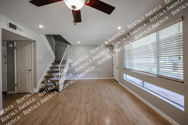 Building Photo - 1052 S San Jose