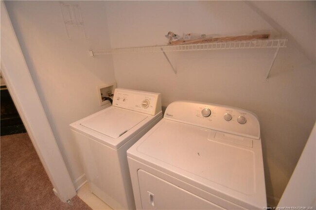 Building Photo - 2637 Broad Oaks Pl