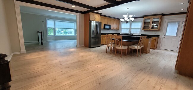 Building Photo - 12812 Bluet Ln