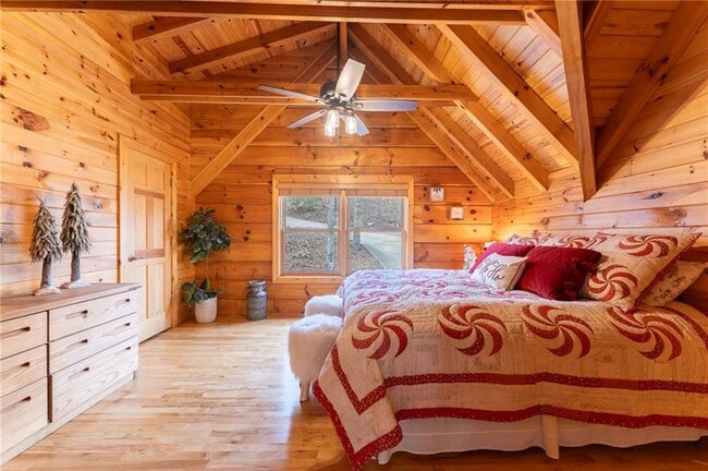 Primary Photo - 105 Cedar Cove