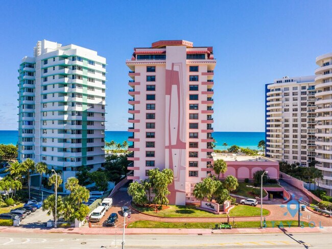 Building Photo - 5225 Collins Ave