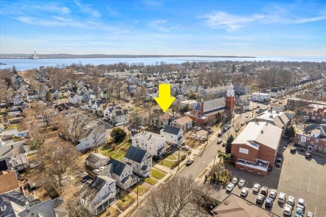 Building Photo - 215 Union Ave