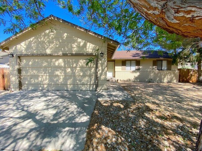 Building Photo - SE Reno Single Story House - Beautiful Pastoral/Mountain Views