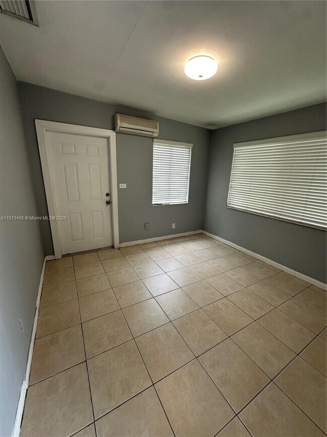 Building Photo - 8845 SW 21st Terrace