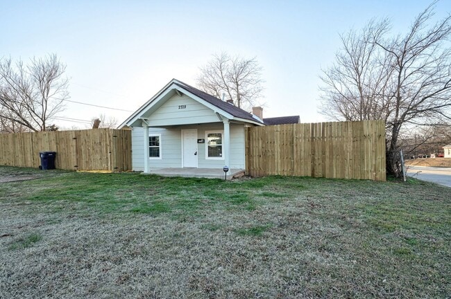 Building Photo - Cute 2BD/1BTH Home in the Heart of OKC Near OU Medical Center