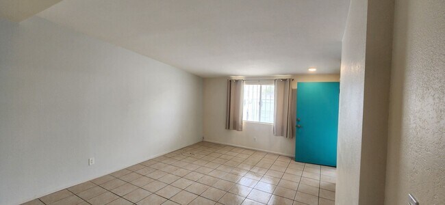 Building Photo - pm0649