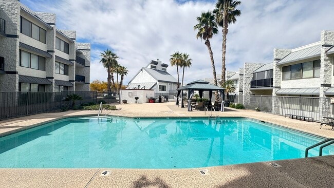 Building Photo - Eastside (Golf Links and Pantano) spacious 2nd floor 2 bed, 2 bath condo!