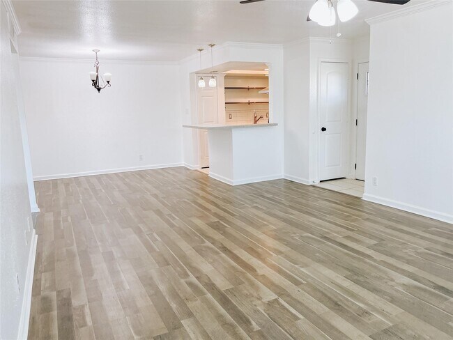 Building Photo - 14555 Wunderlich Dr