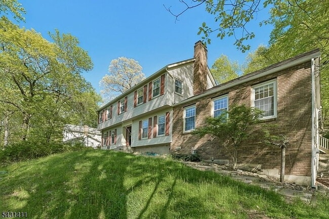 Building Photo - Single Family Home For Rent