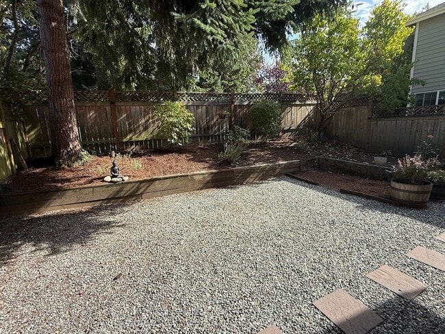 Building Photo - ? Charming 3BR/2.5BA Home in Kirkland, WA ?