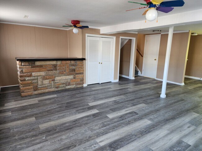Building Photo - 4306 Shady Villa Dr