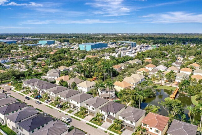 Building Photo - 1427 SW 23rd St