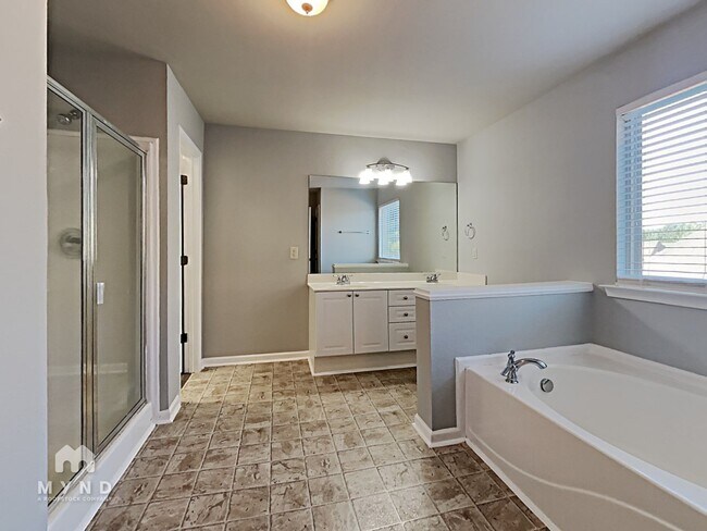 Building Photo - 3088 Rosewalk Dr