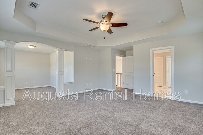 Building Photo - 909 Chesford Dr