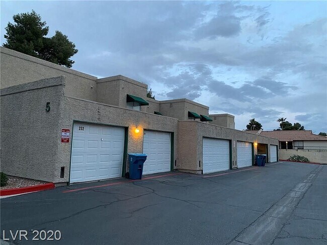Building Photo - 6750 Del Rey Ave