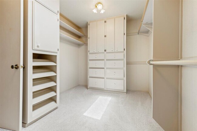 Building Photo - 57 Serenada Ln