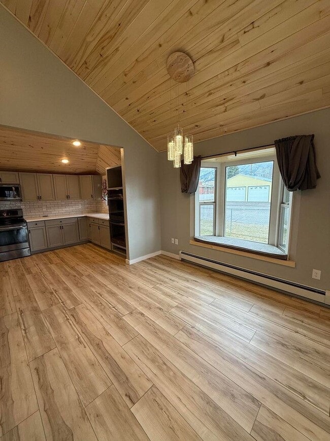 Building Photo - Stunning 5-Bedroom Home located in Butte MT