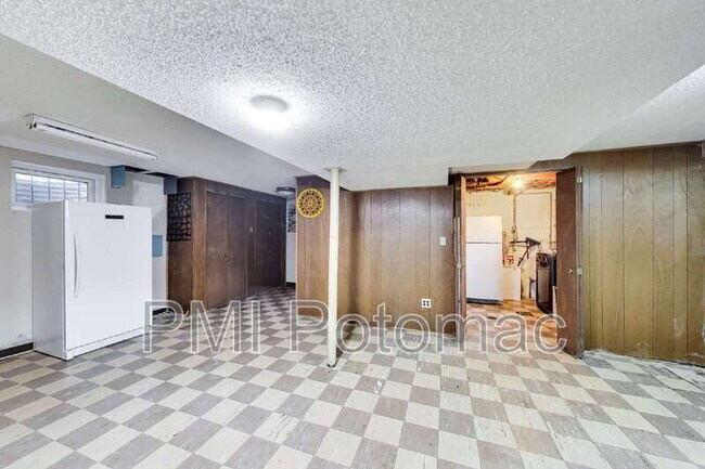Building Photo - 3510 Marlbrough Way