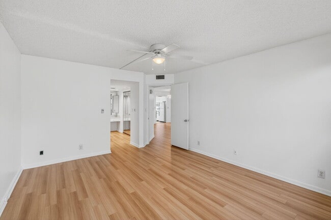 Building Photo - 1501 Cayman Way