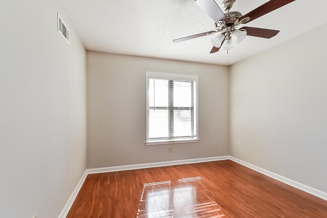 Building Photo - 4109 Kingscrest Cove