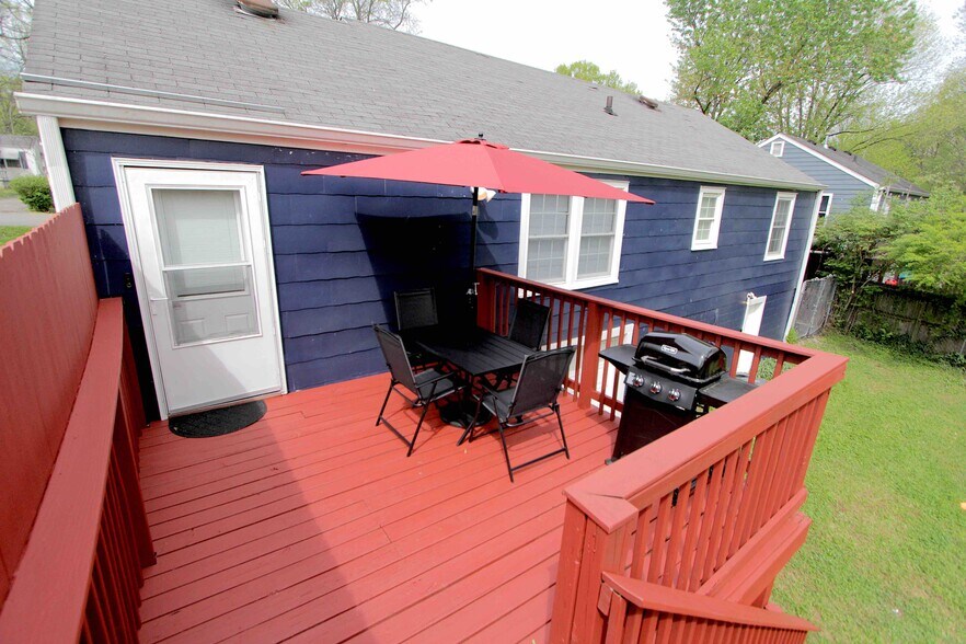 Building Photo - 2502 Woodyhill Dr