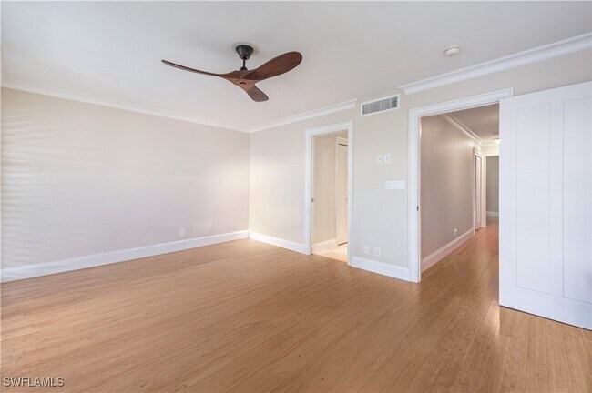 Building Photo - 800 River Point Dr