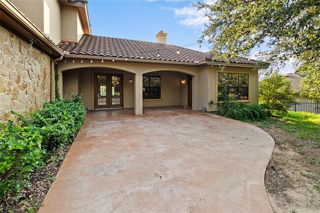 Building Photo - 1702 Lakeway Blvd