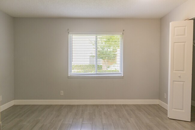 Building Photo - 3900 Mission Dr