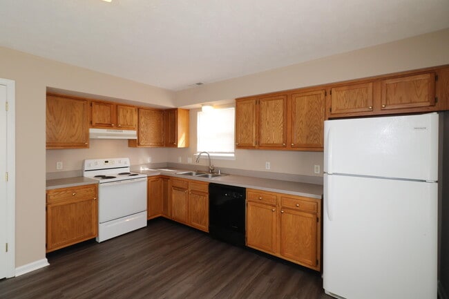 Building Photo - 100-102 Aubrey Dr