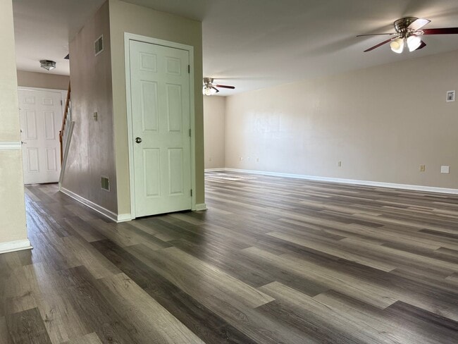 Building Photo - THREE BEDROOM/2.5 BATH Detached Home w TWO...
