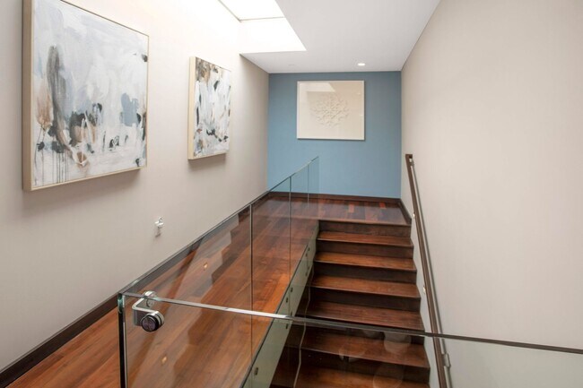 Building Photo - Experience La Jolla Living: Contemporary 3...